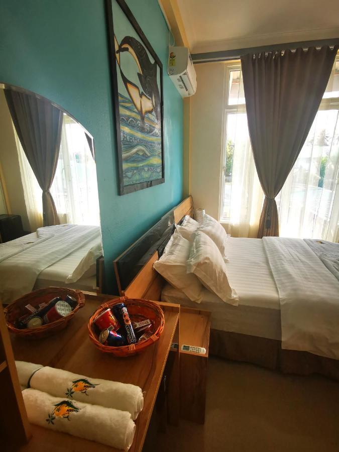 Mirian Sky Hotel Gaafaru Bagian luar foto